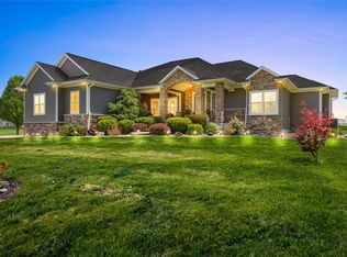 2097 Emmons St, Hiawatha, IA 52233