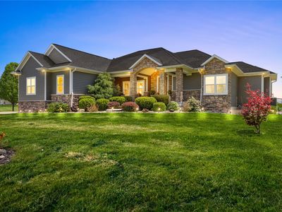 2097 Emmons St, Hiawatha, IA, 52233