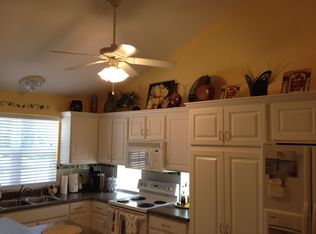 3285 Country Hollow Dr, Saint Louis, MO 63129