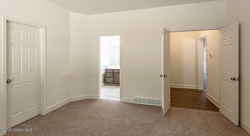 2nd image of 43 Heritage Way