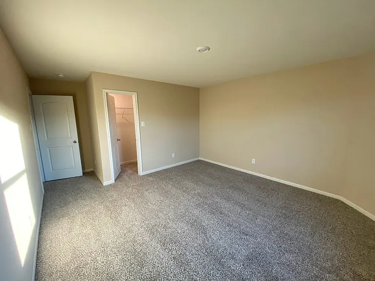 200 Lake Rdg — Photo 10