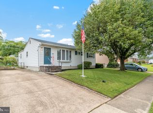 1118 Cedarcliff Dr, Glen Burnie, MD 21060