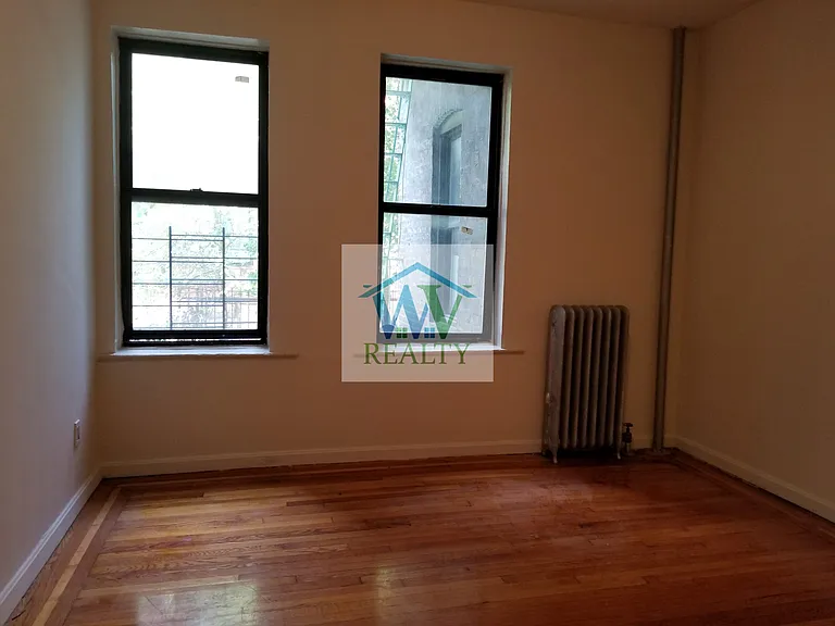 2835 Bainbridge Ave #B6 — Photo 9
