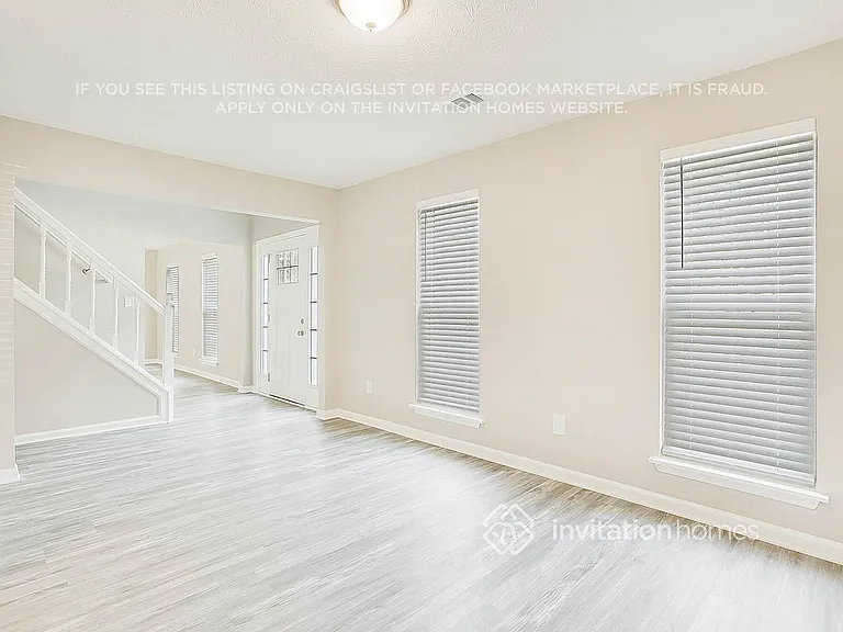 478 Sherwood Cir — Photo 4
