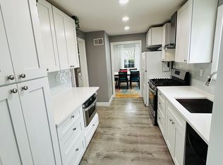 69 Lakeview St, River Edge, NJ 07661