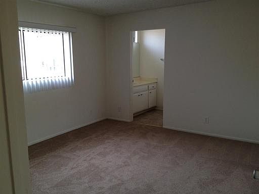 2nd image of 13956 Vanowen St APT 206