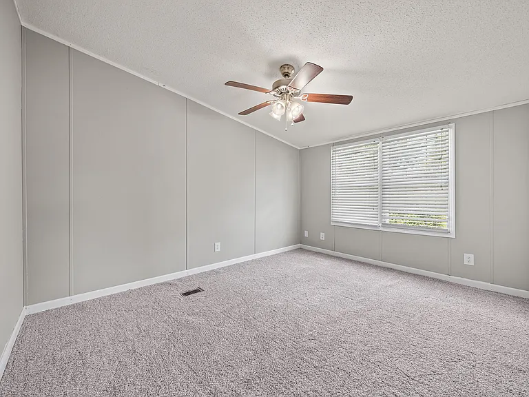 295 Tanglewood Dr — Photo 18