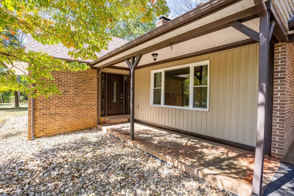 207 Merrywood Dr, Forest, VA - View 3
