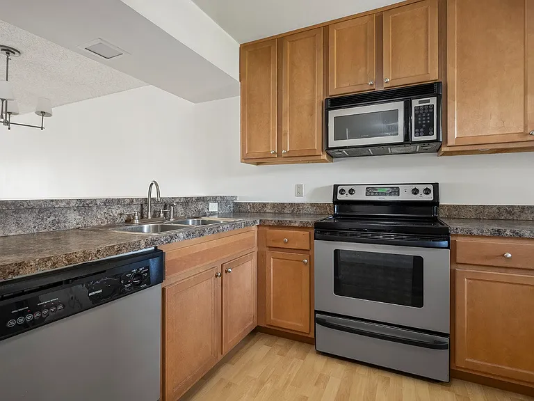2808 Plaza Terrace Dr #808 — Photo 19