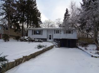 577 Hitchcock Ave, Lisle, IL 60532