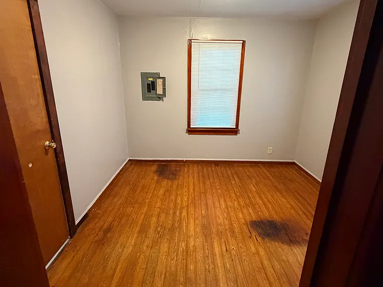 1405 Henning Ave — Photo 6