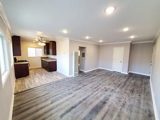 3rd image of 321 S Mariposa Ave APT 2