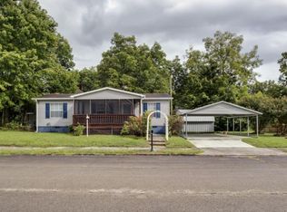 901 Georgia Ave, Etowah, TN 37331