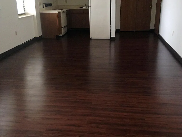 Drake Plaza Apartments — Photo 19