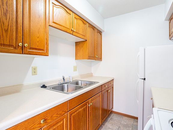 4th image of 190 Ridge Dr