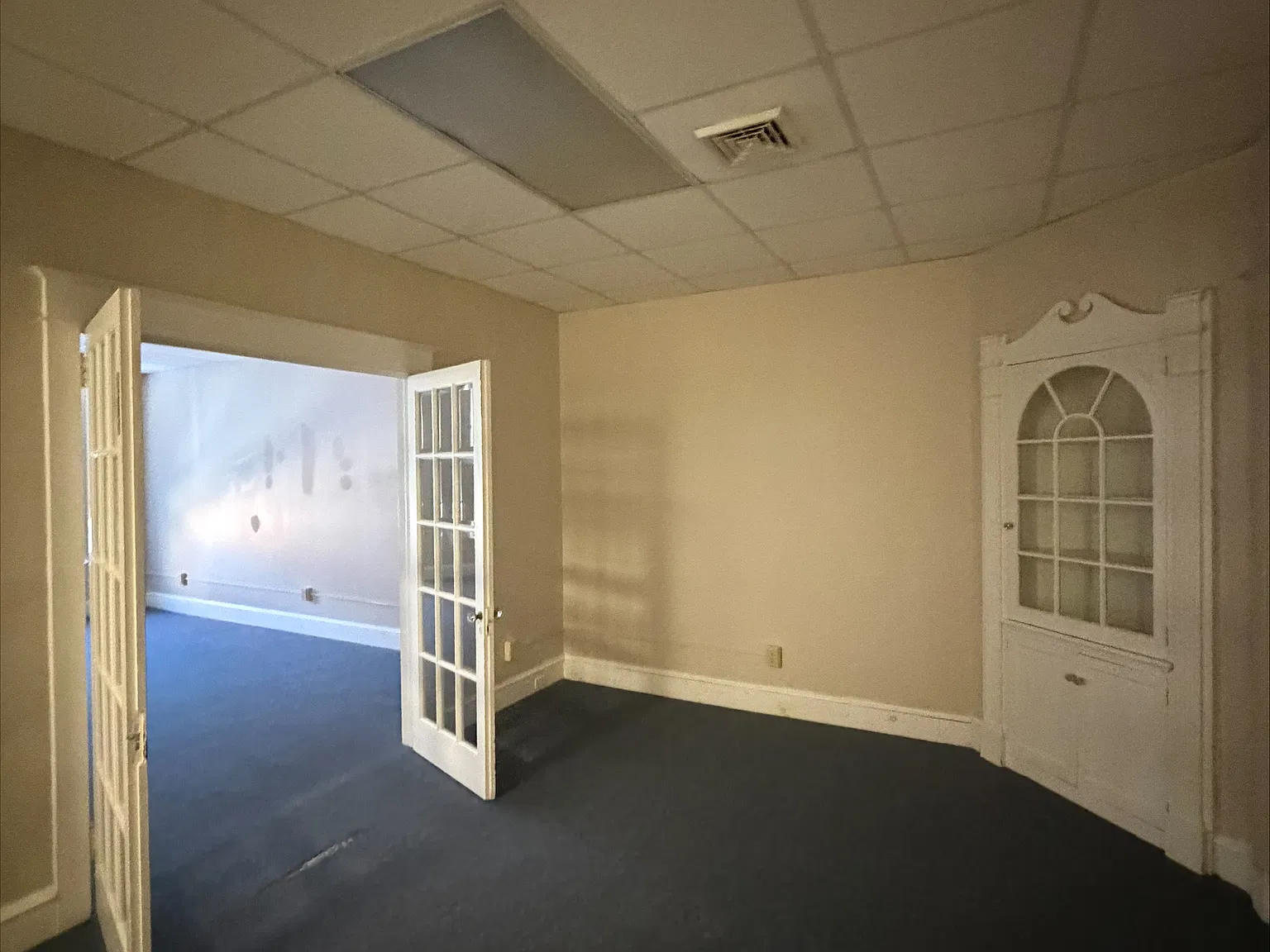 3 bed, 1200 sqft, $1,950 — Photo 1