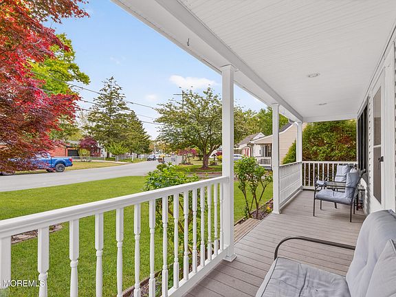 5th image of 226 Sunset Lane