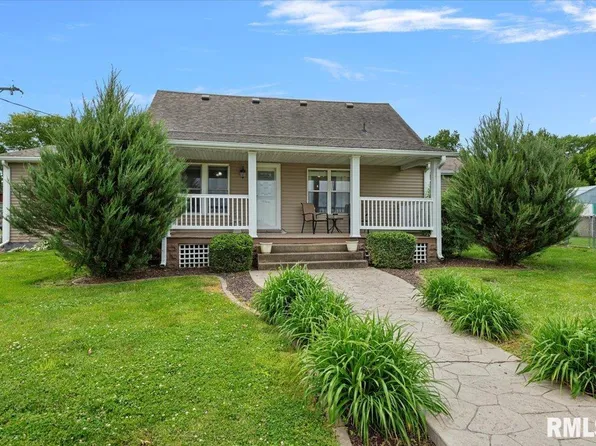 401 W Adams St, Greenview, IL 62642