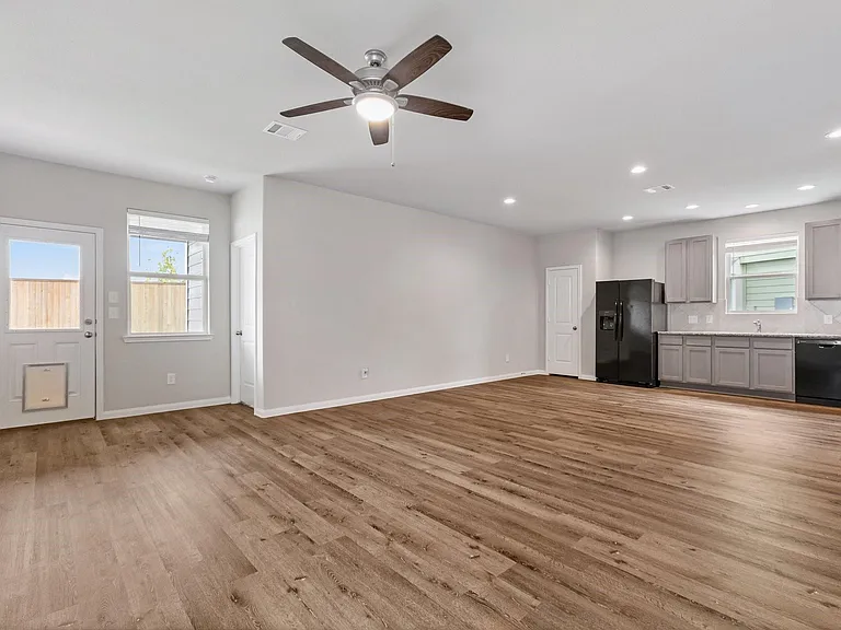 2519 Moapa Dr — Photo 8