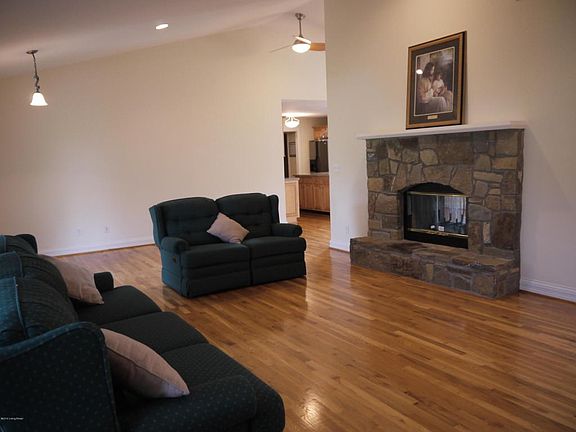 4 Living room 3