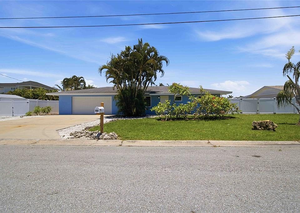 1st image of 908 24TH AVENUE W