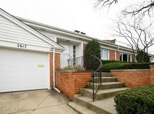 2617 E Bel Aire Dr, Arlington Heights, IL