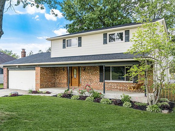 3rd image of 211 Dellfield Ln