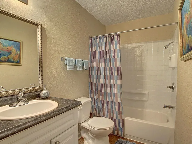Woodland HIlls Apartments — Photo 58