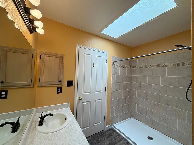 1941 Lee Loop NE — Photo 15