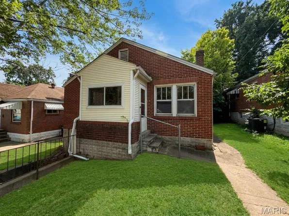 2618 Avie Dr, Saint Louis, MO 63136
