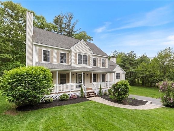 3rd image of 32 W Shore Rd