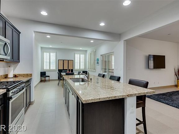 4th image of 141 Langley Hill Ave