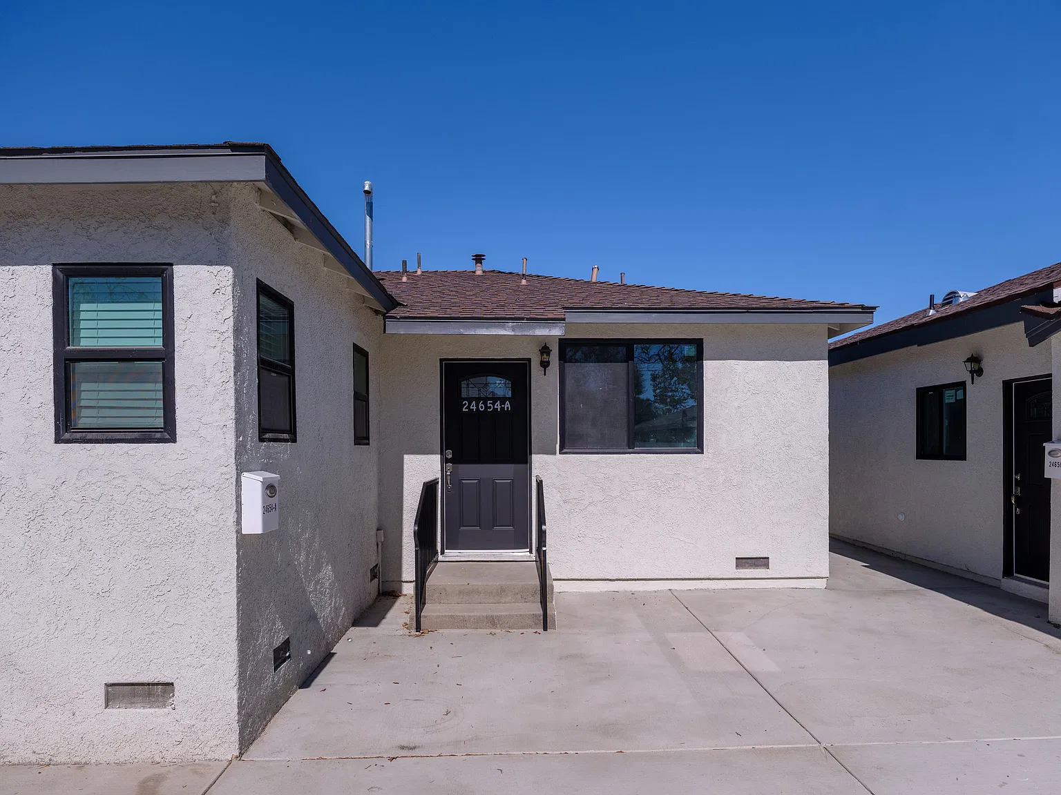 1 bed, 450 sqft, $2,200 — Photo 2