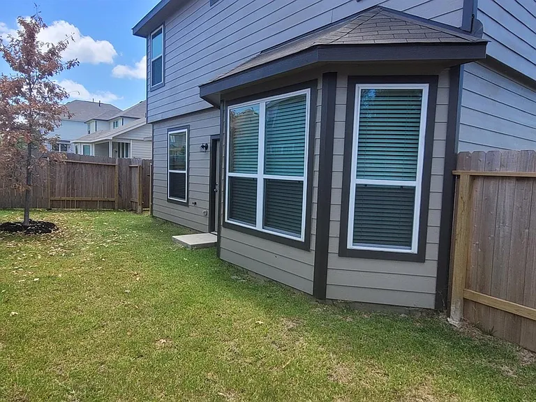 2934 Lawrence Park Ct — Photo 23