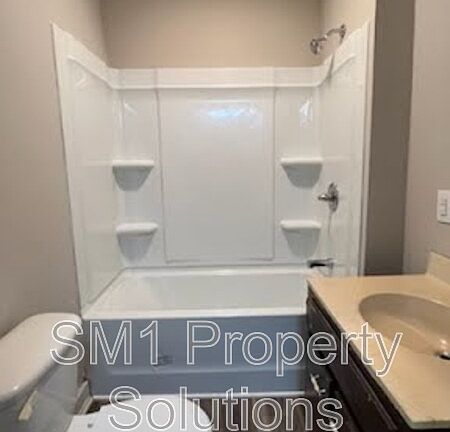 2nd image of 501 Broad Ave #1