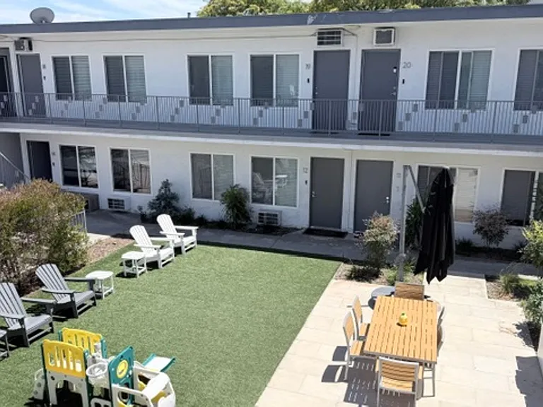 Wardlow Apartments — Photo 10