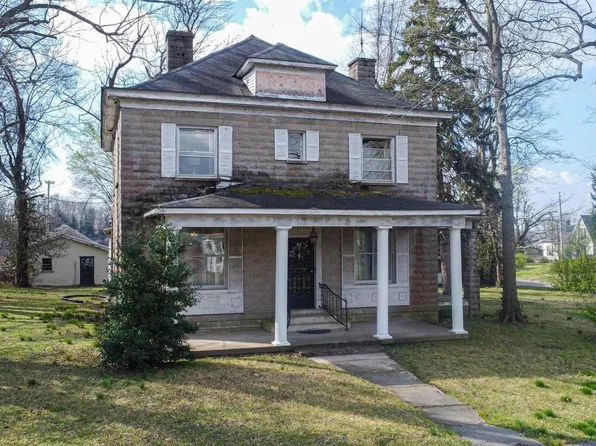 101 W Wellington St, Hickman, KY 42050