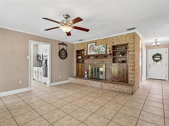 3rd image of 409 Rustling Pine Dr