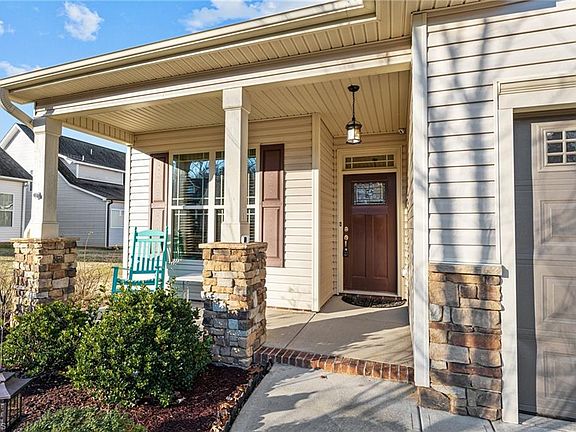 3rd image of 1202 Yellow Wood Dr