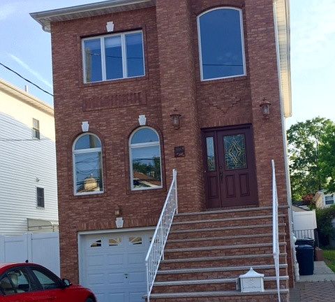 2nd image of 288 Robinson Ave