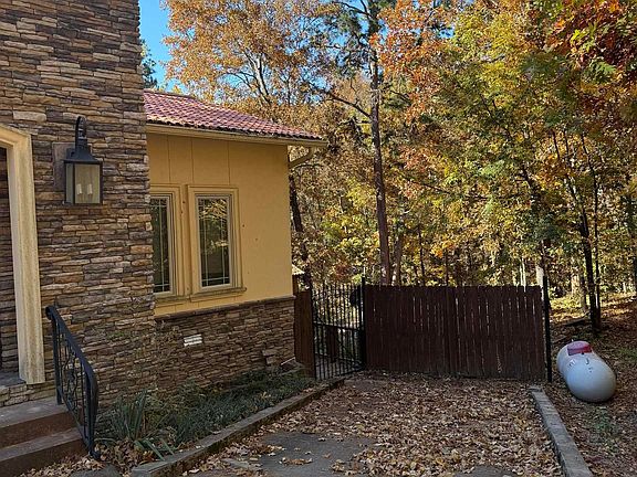 5th image of 48 Rose Cir