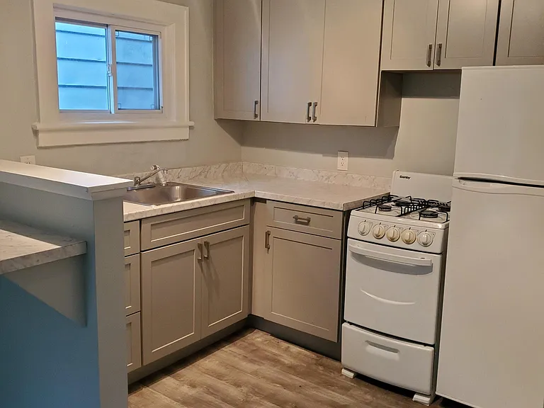 120 Richmond Ave #3 — Photo 5