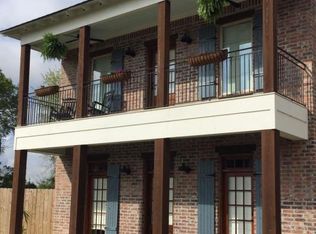 218 Golden Cypress Dr, Youngsville, LA 70592