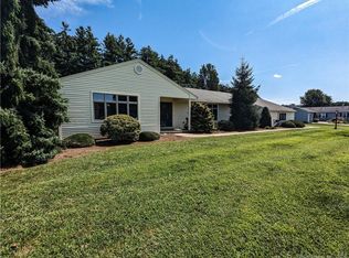 7 Petticoat Ln E, Broad Brook, CT 06016