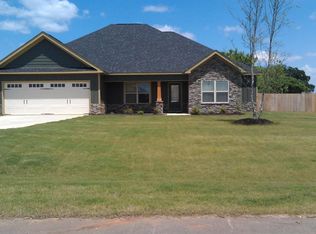 12 Night Hawk Ct, Fort Mitchell, AL 36856