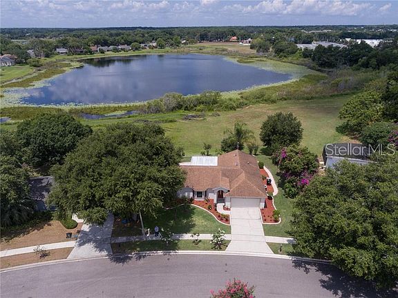2nd image of 818 Lake Jackson Cir
