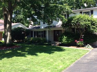 28895 Rockledge Dr, Farmington Hills, MI 48334