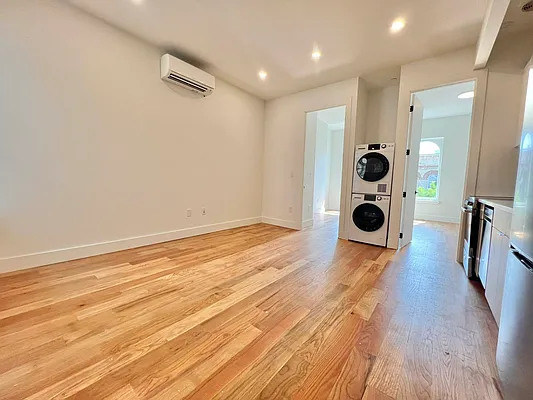 Rented by ERNY LLC | media 3