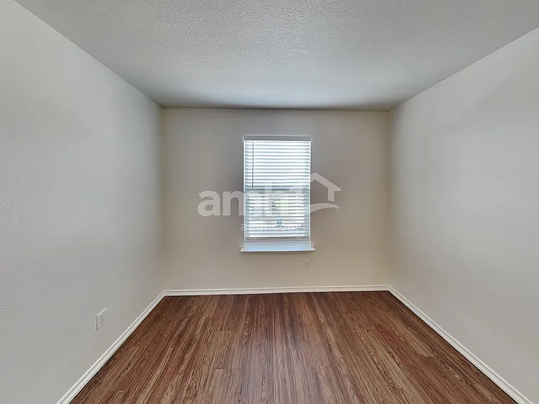 8802 Mission Mdw — Photo 7