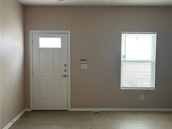 5th image of 3109 W Kenwood St #4
